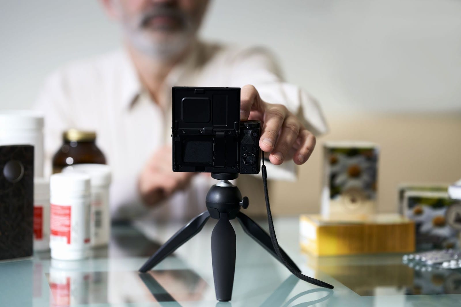 AI-enhanced action camera for high-detail travel footage